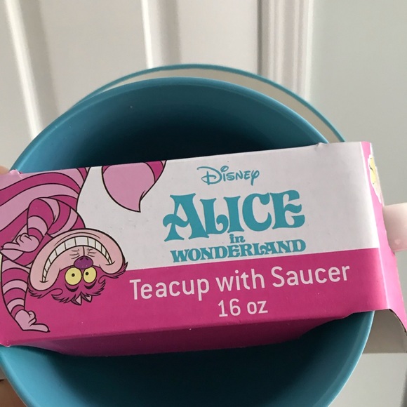 Alice in Wonderland teacup w/ saucer - Picture 2 of 6